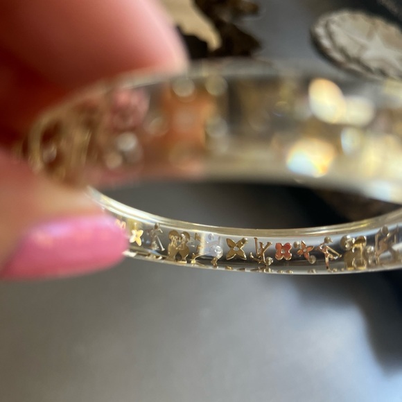 LOUIS VUITTON RESIN BANGLE BRACELETS - Picture 4 of 5